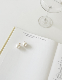 ボールドパールピアス