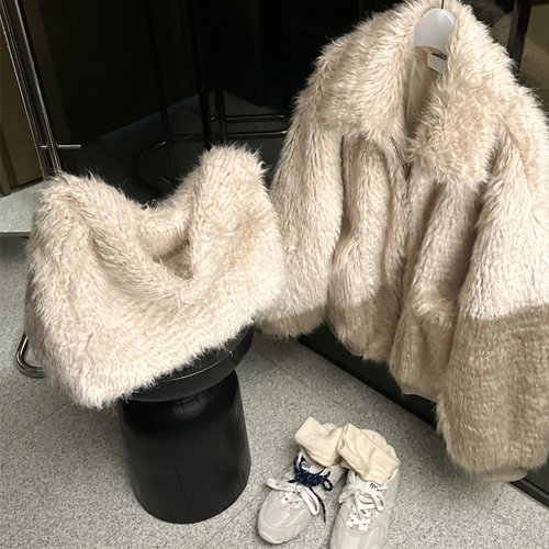 Fossil hairy square bag *한정수량 할인*