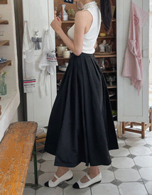 Delmon volume skirt