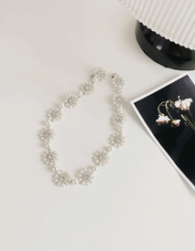 Lave pearl necklace
