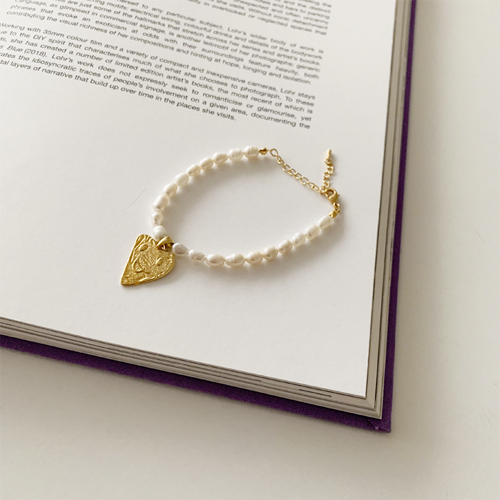 Heart pearl bracelet