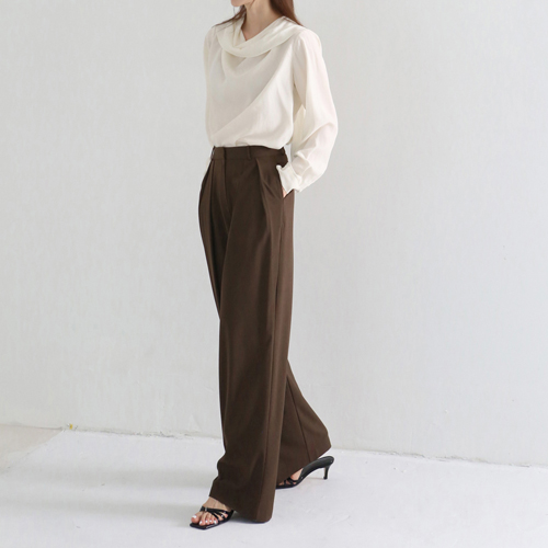 French two-tuck slacks