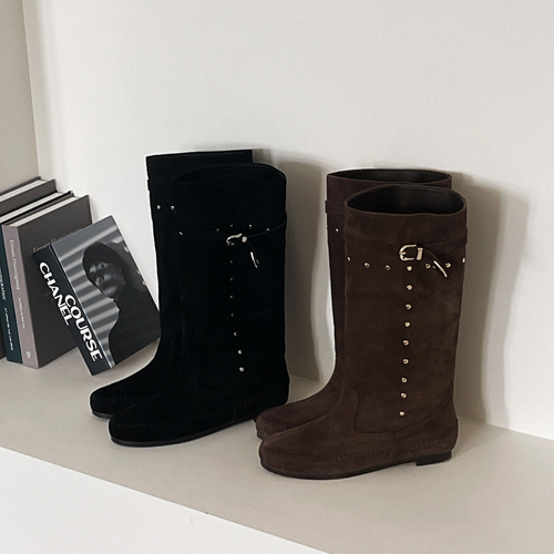 Melk suede stud boots ♩