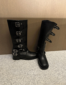 Biker buckle boots ♩