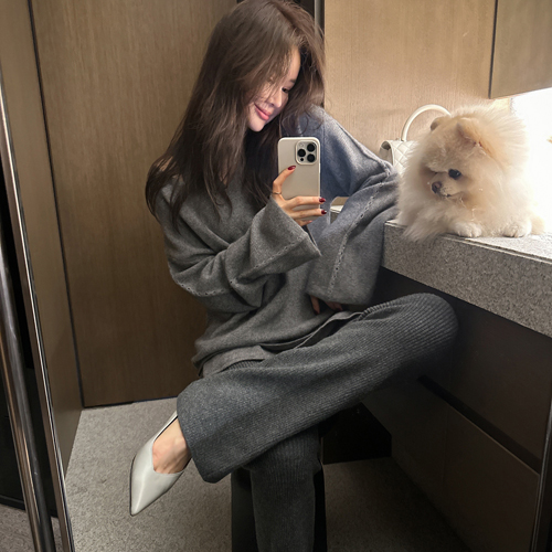Belo V-neck knit