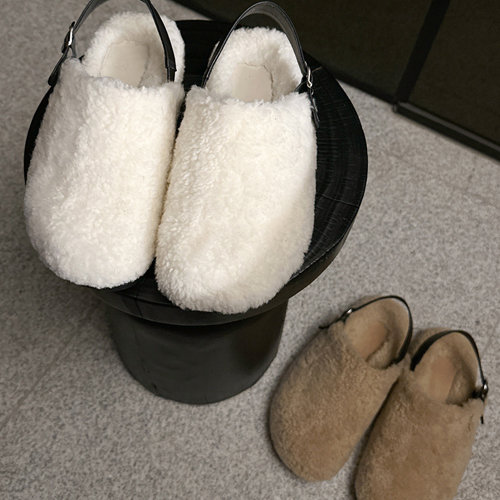 Shaggy fur shoes ♩