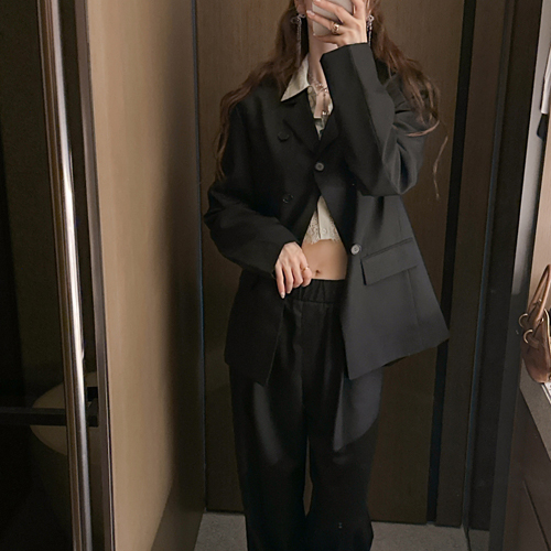Special button jacket
