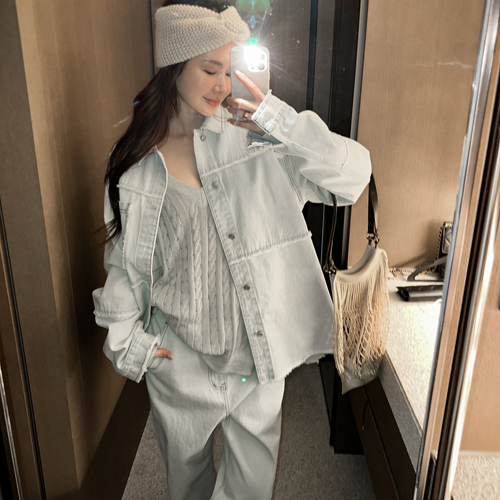Stitch light denim shirt