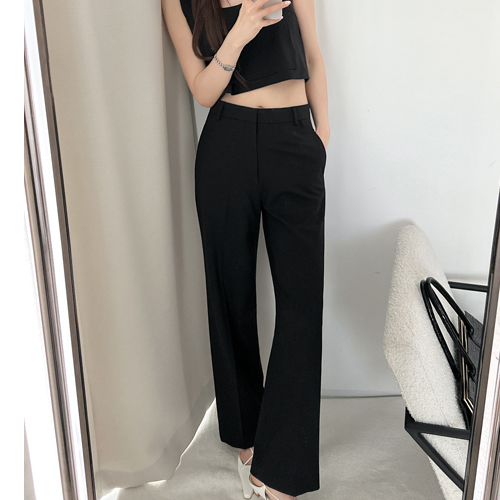 Peever pin-tuck pants