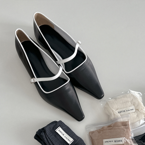 Two-tone mary Jane flat ♩