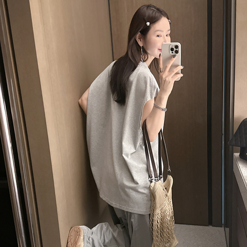 Draw over sleeve tee