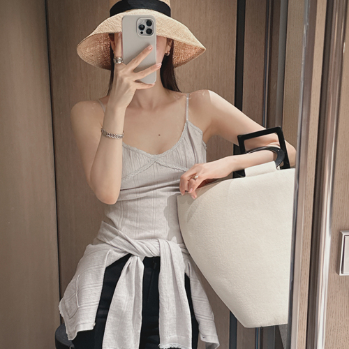 Mosca sleeveless