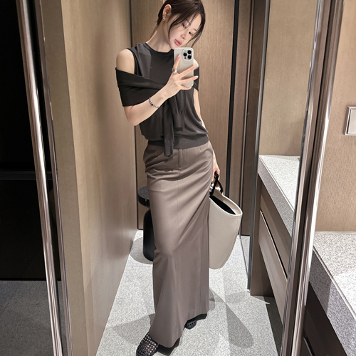 Tailored slit maxi skirt