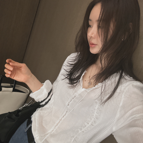 Mathe frill blouse