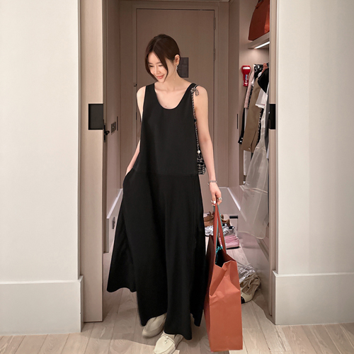 Blondi sleeveless dress