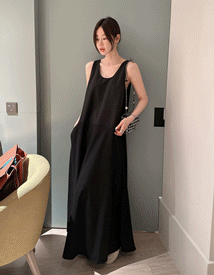 Blondi sleeveless dress