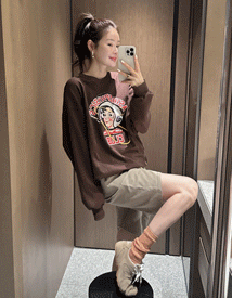 Universe sweat shirt