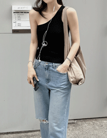 One-shoulder strap sleeveless