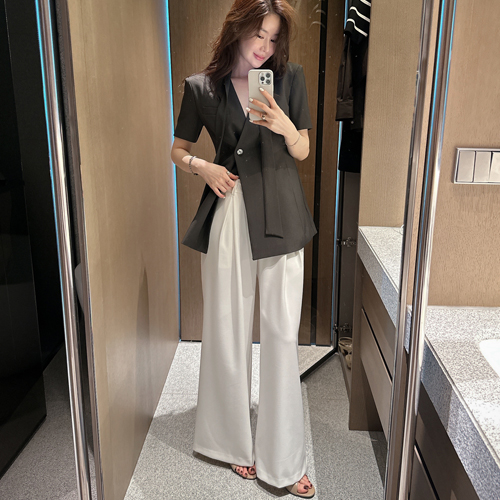 Barra pin-tuck pants