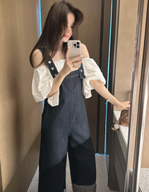 Off balloon blouse