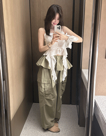 Less cargo belt pants