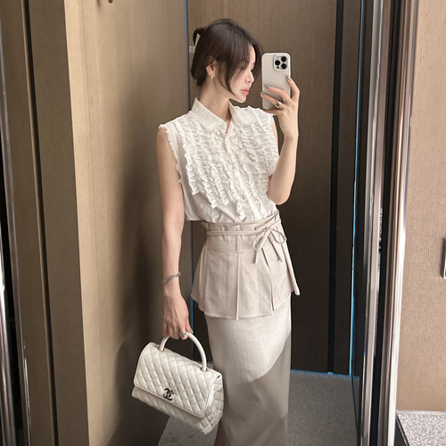 Lone nashi blouse