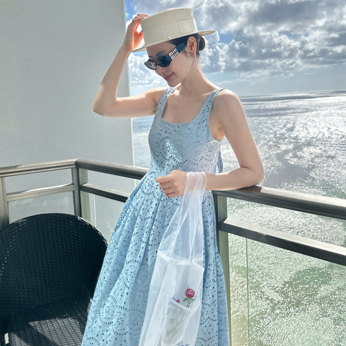 Tholia punching square dress