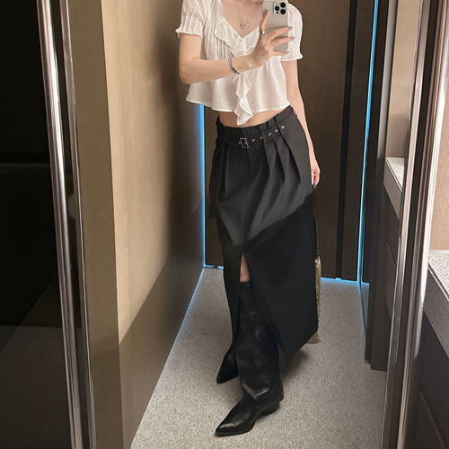 Dressy belt pin-tuck skirt