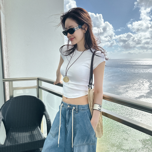 Layer crop span tee