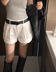 Tuck flip roll-up shorts