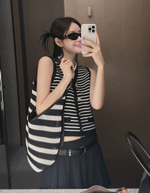 Daily stripe knit vest