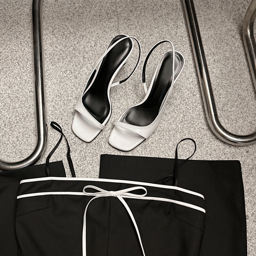 One-side open sandal ♩