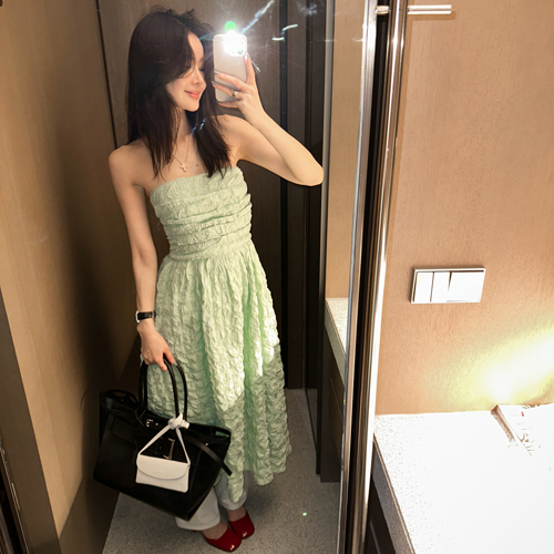 Rising wrinkle dress