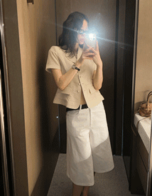 Single short-sleeved linen jacket