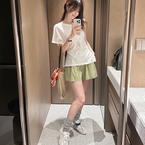 Standing loose shorts