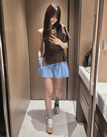 Standing loose shorts