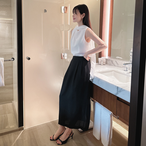 Flora pin-tuck maxi skirt
