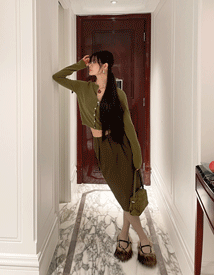 Canna pin-tuck cargo skirt
