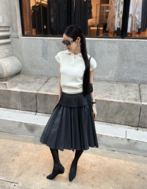 Gentle collar knit