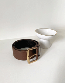 Woman square leather belt