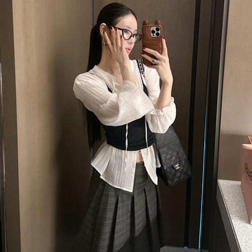 Icon balloon puff blouse