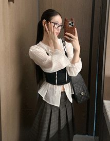 Icon balloon puff blouse