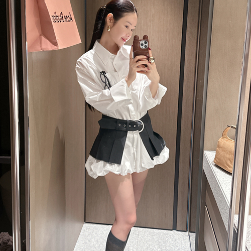 Open belt pleats skirt