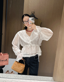 The hill collar blouse