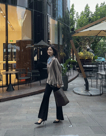 Air banding boots-cut pants
