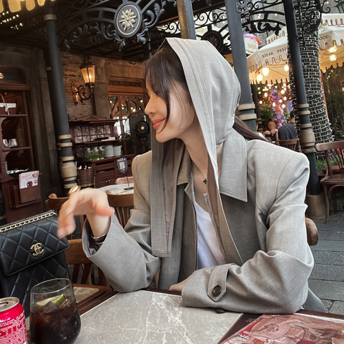 Royce tie hood