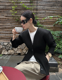 Glass volume knit jacket