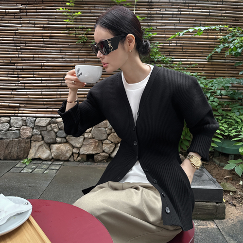 Glass volume knit jacket