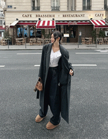 Margin over denim pants