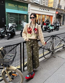 Benefit flower vintage knit